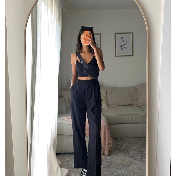 By Anthropologie Mid-Rise Pleated Trousers black - Picture 5 of 8